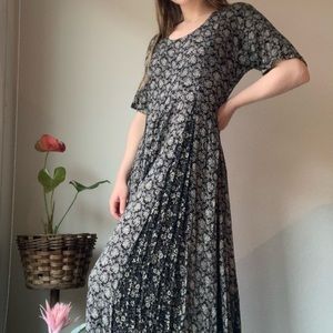 Vintage 90’s Black Floral Dress